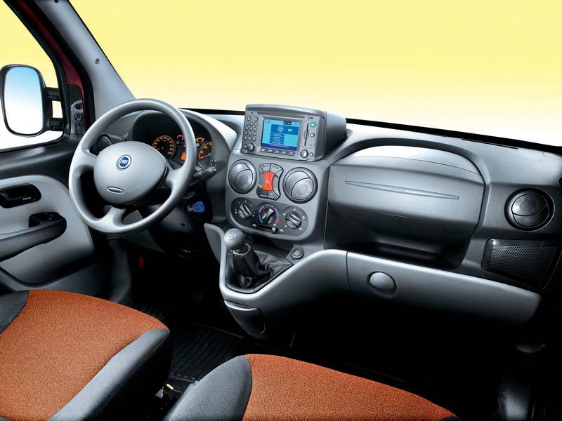 Фото автомобиля FIAT Doblo Cargo